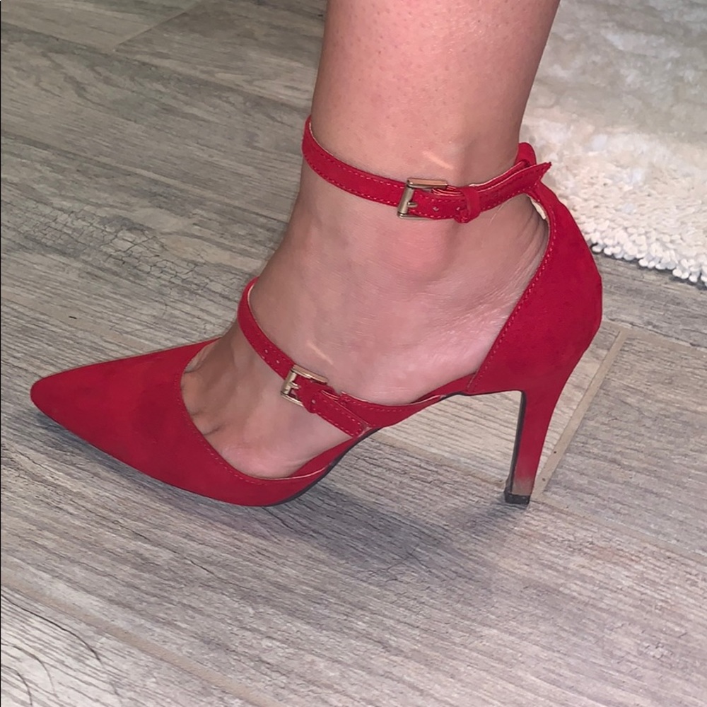 Red small heels! - Picture 5 of 5